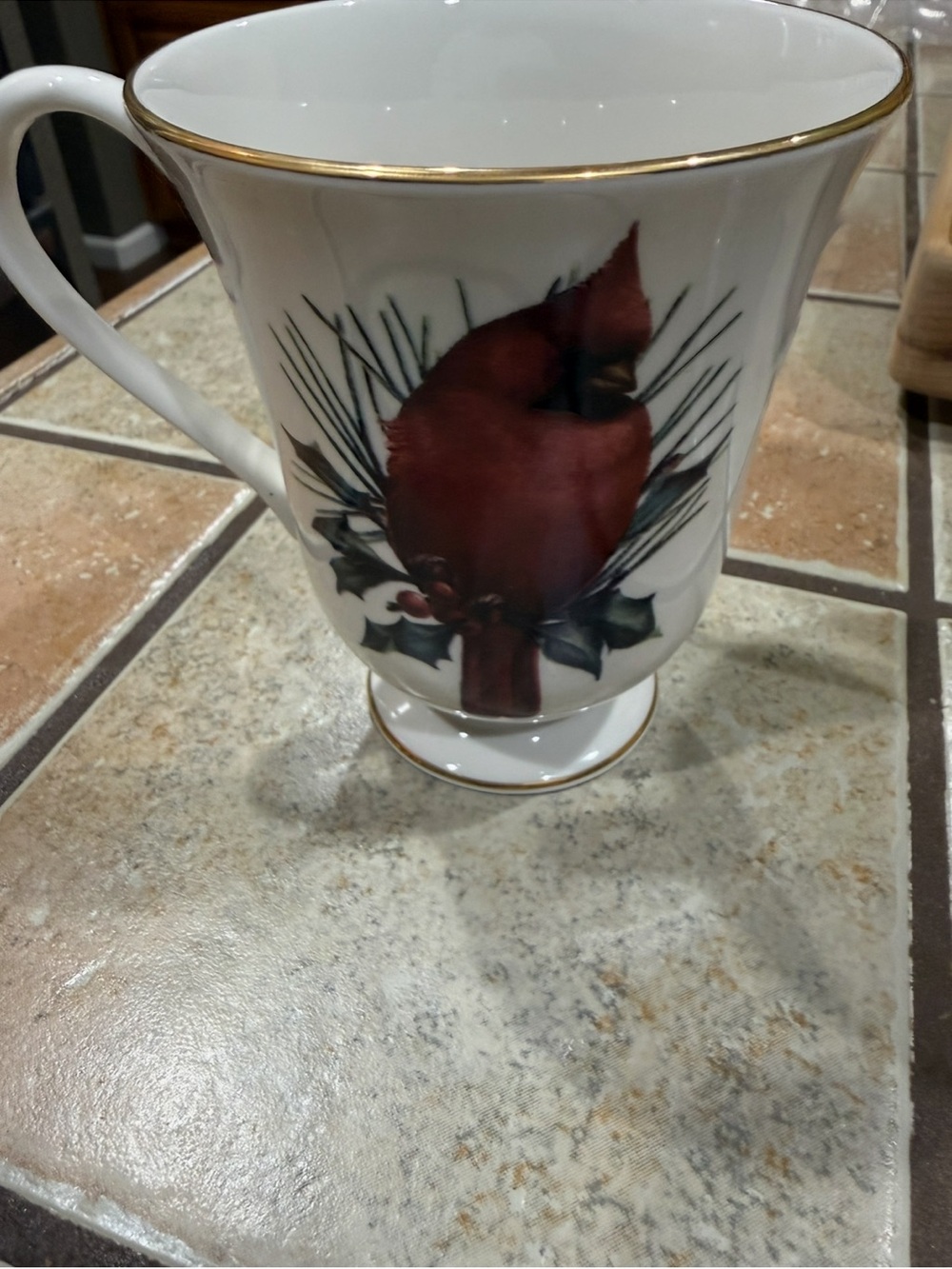 Lenox Winter Greetings Fine China Vibrant Red Cardinal 24K Gold Rim Accent 4 EUC